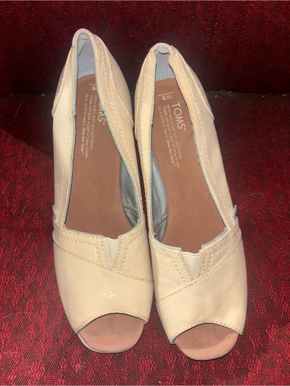 TOMS Women's Beige Peep-Toe Canvas Wedges sz 9 w